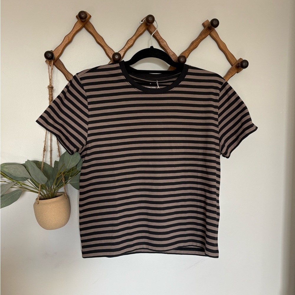 Everlane boxy Short Sleeve Tee in Brown/Black